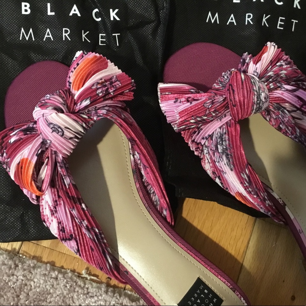 White House black market pink floral Sandals, size 8, new